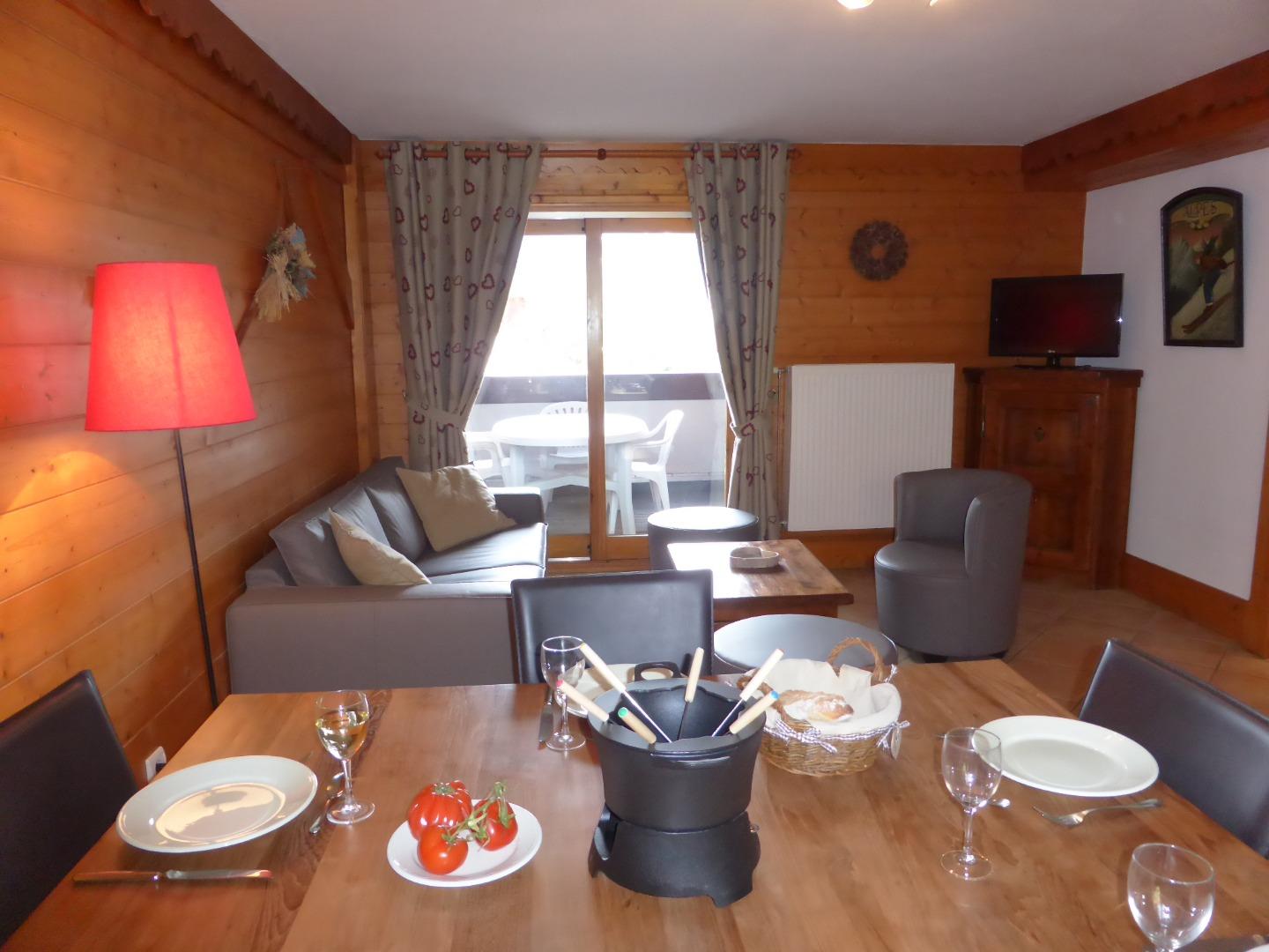ESPACE DE VIE AVEC TERRASSE SUD