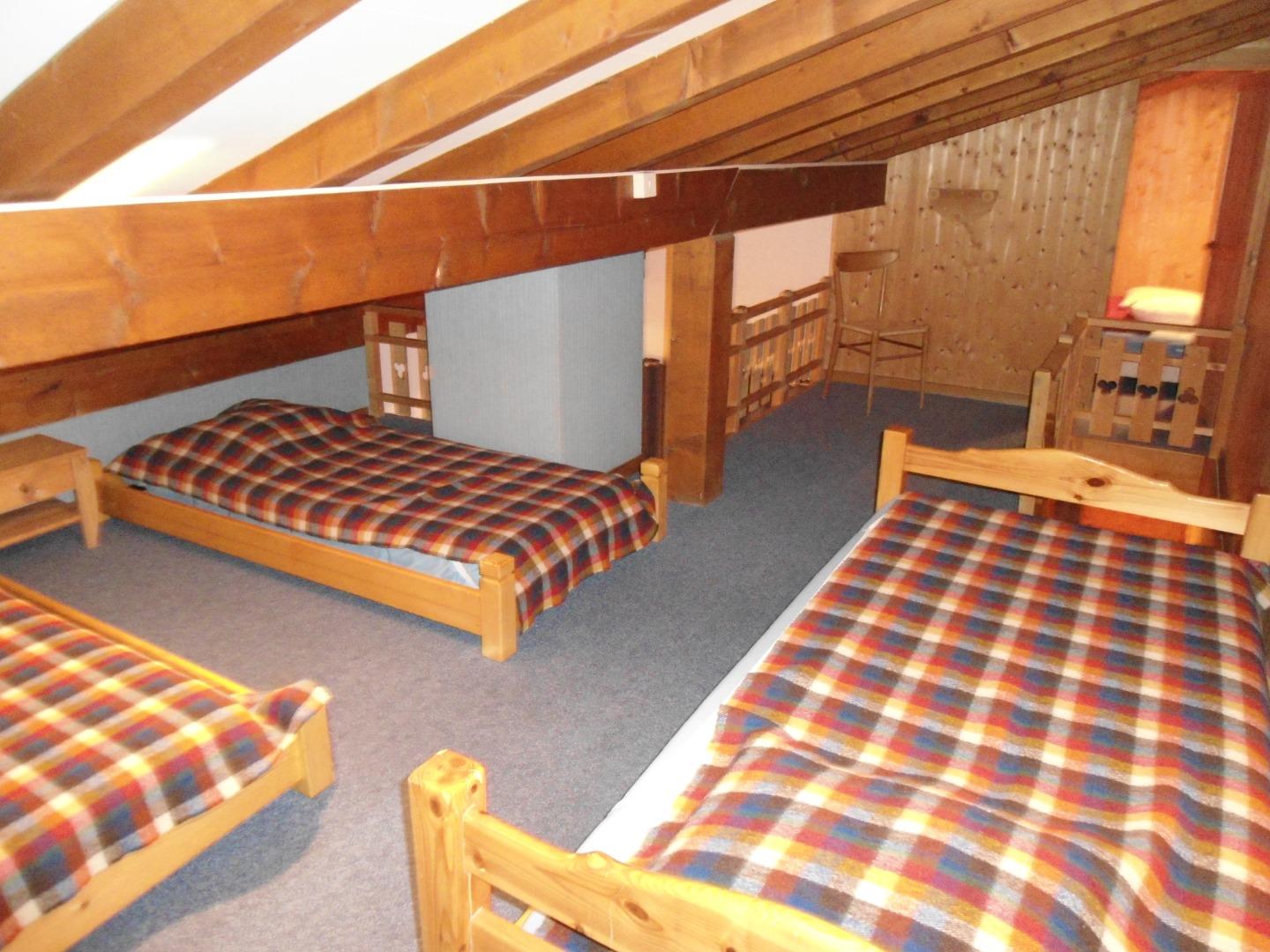 COUCHAGES 1 PLACE SUR LA MEZZANINE