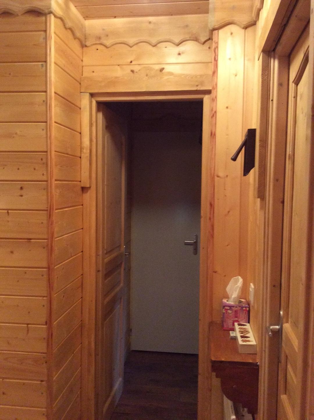 ENTREE  de l espace chambres avec salle de bains Salle de douche 2 wc