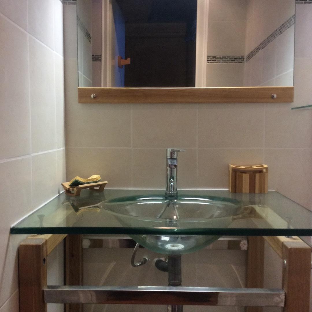 lavabo salle de bains attenante à la chambre 1