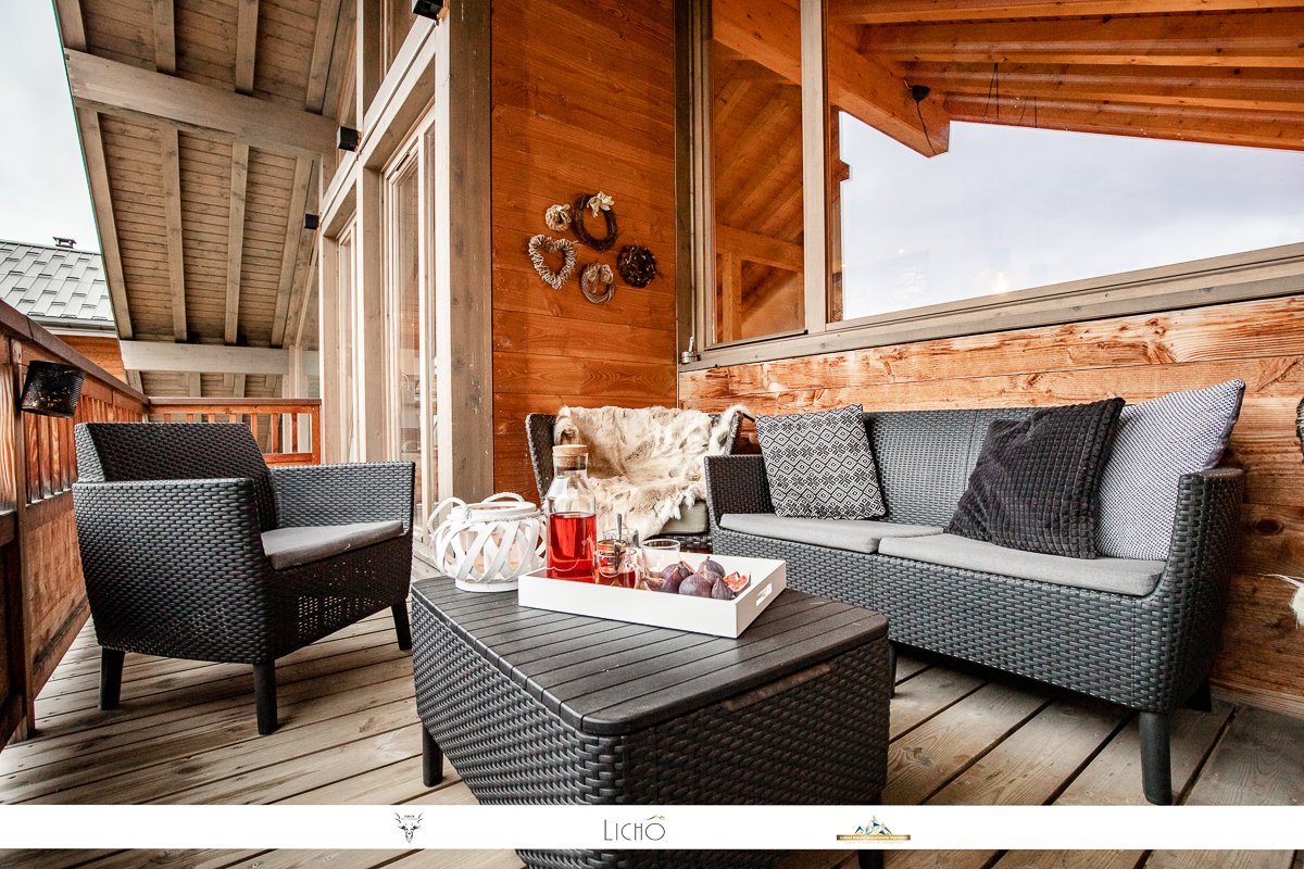 Etage 2 : balcon équipé avec vue dégagée