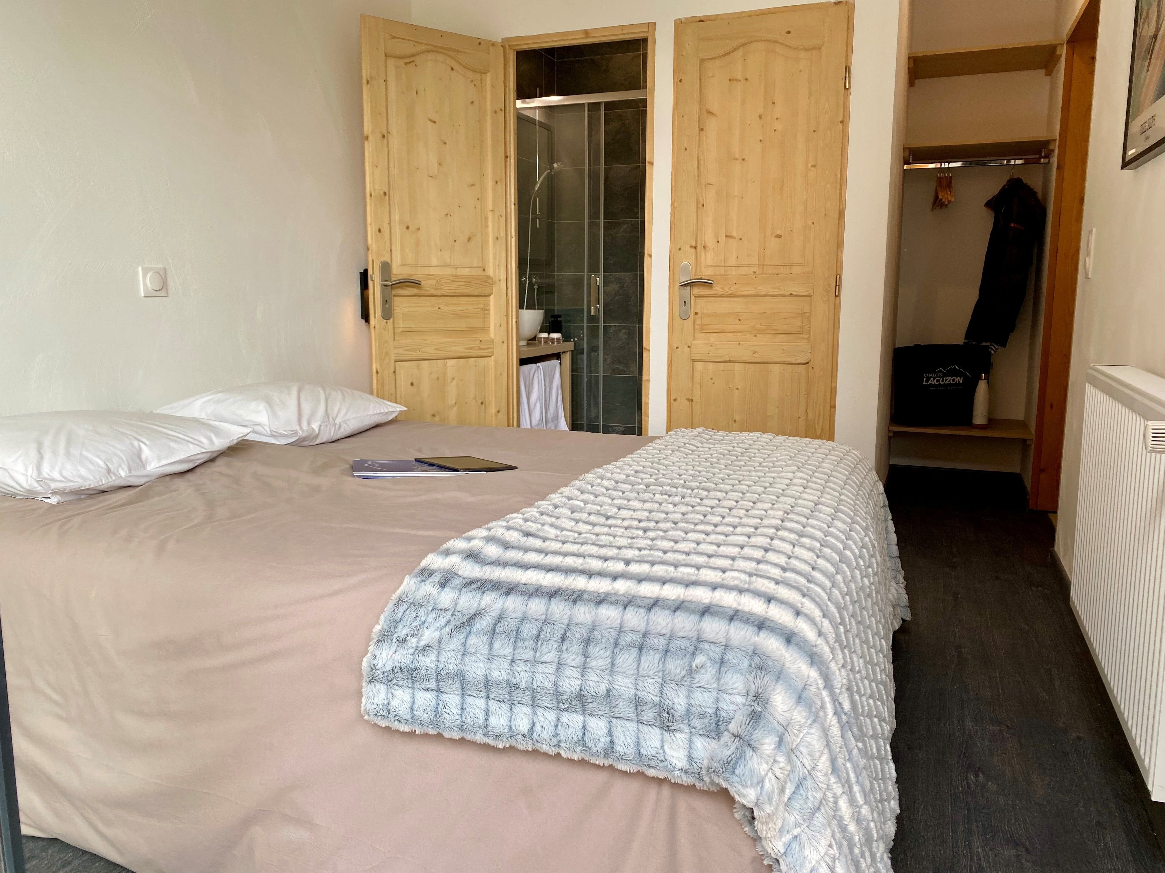 Chalet Snow Valley - chambre double au rez de jardin