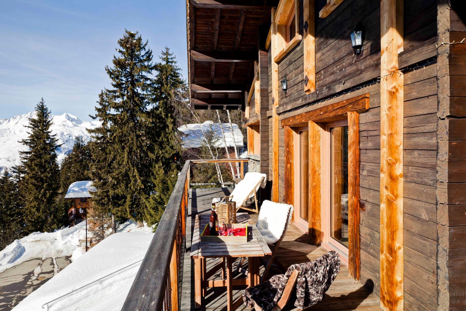 large balcon SUD , farniente et repas possible