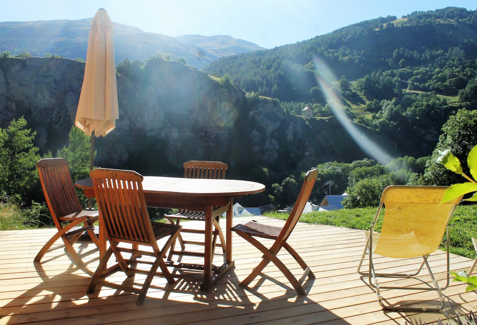 Très belle terrasse avec très belle vue sur montagne !