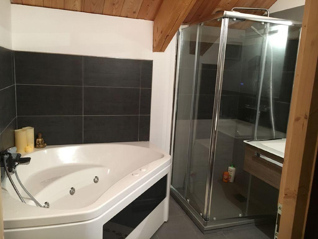 baignoire balneo et salle d'eau