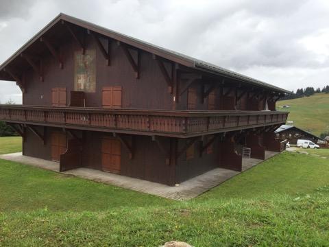 le chalet collectif, l'appartement est au rez de chaussée
