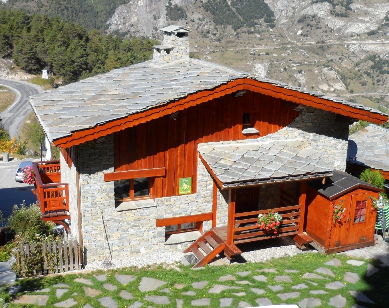 Niveau 0 : Terrasse devant le gite