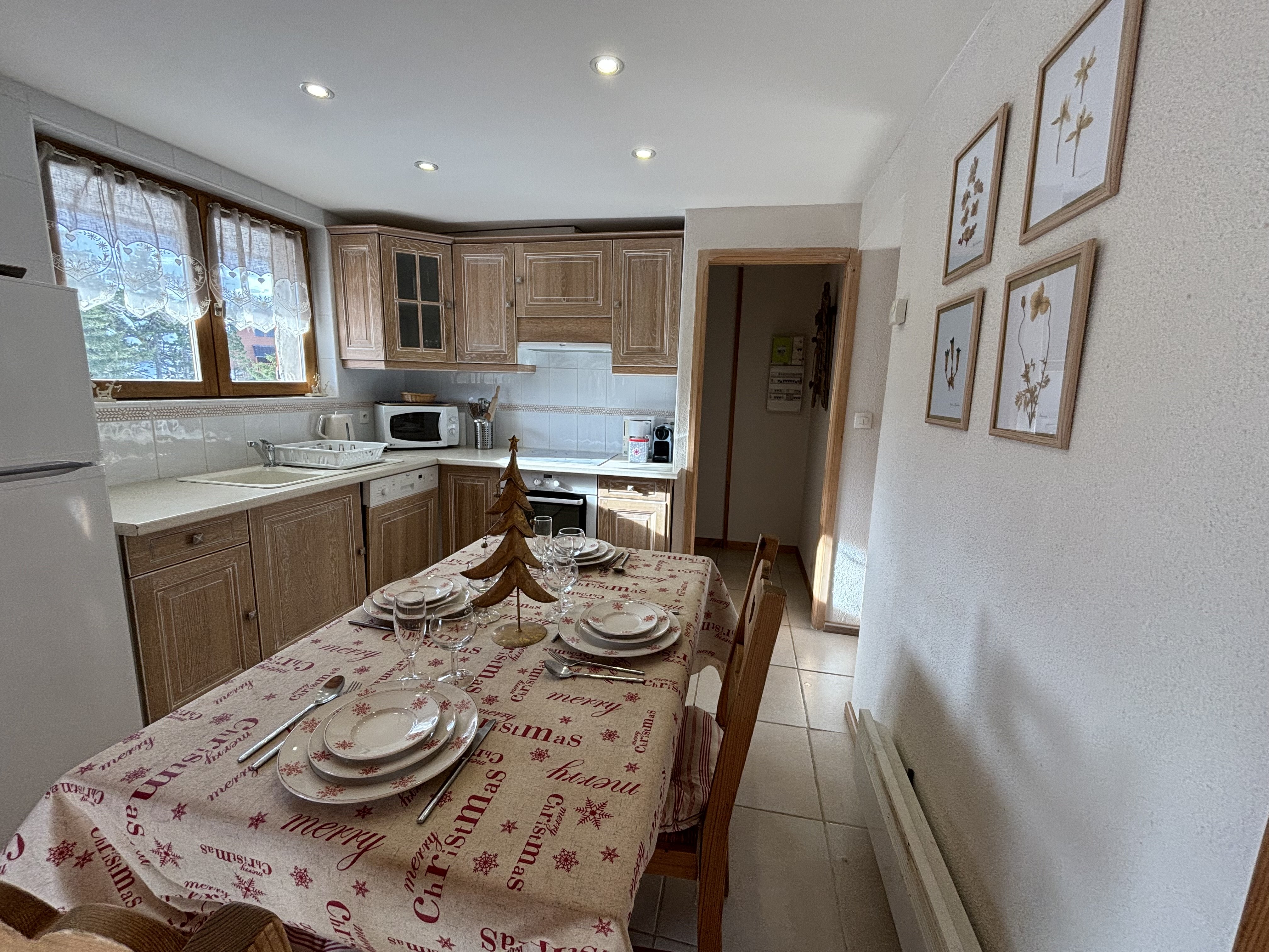 Salle à manger (RDC appartement indépendant)