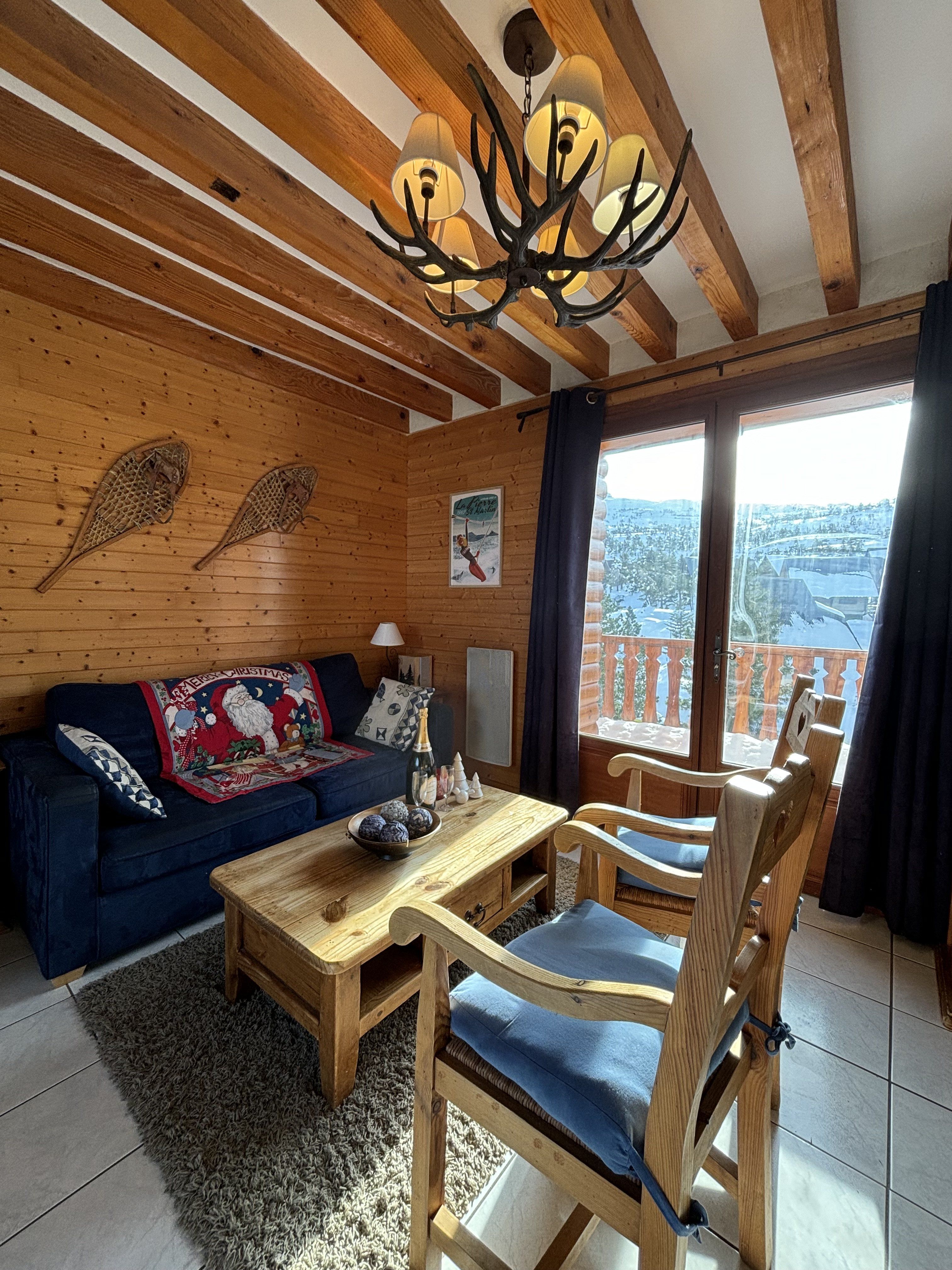 Salon pour Noël à Mountain Lodge (1er étage)