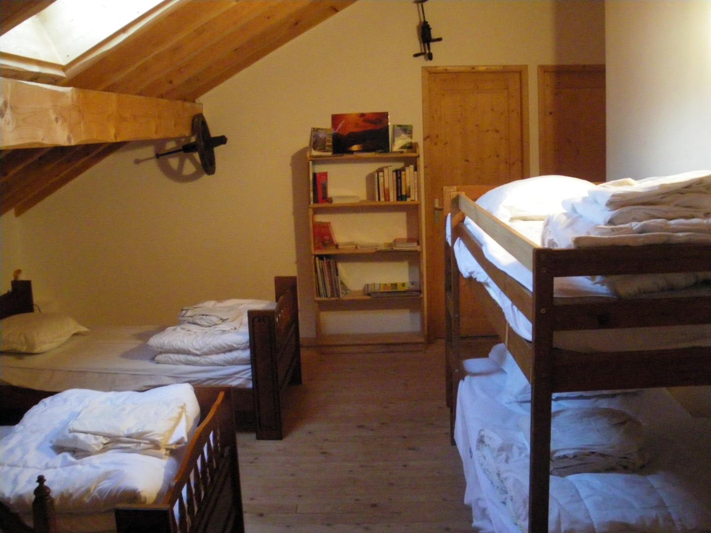 le "coin montagne" et accès à la SdB et les 2 chambres