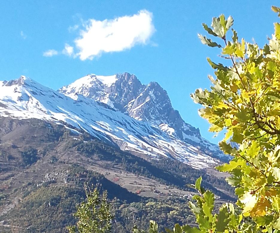 Vue sur le Pelvoux quand on marche à 5 minutes du chalet