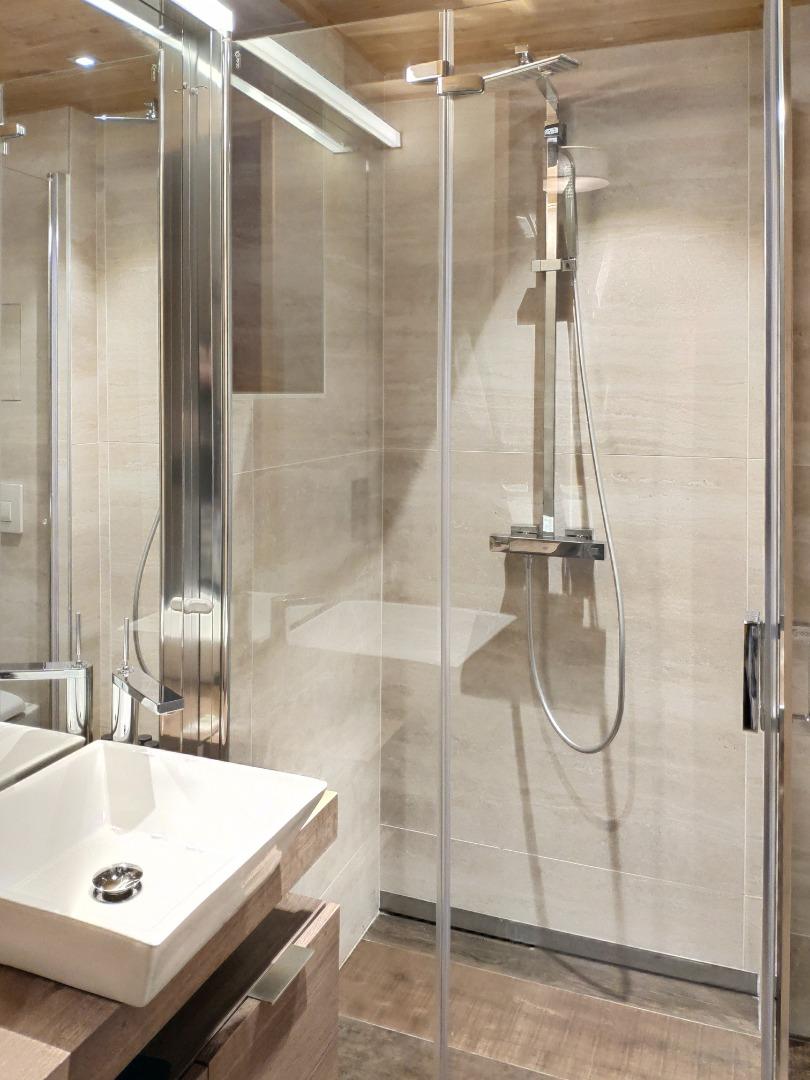 Salle de douche 1 - Aiguilles Percée