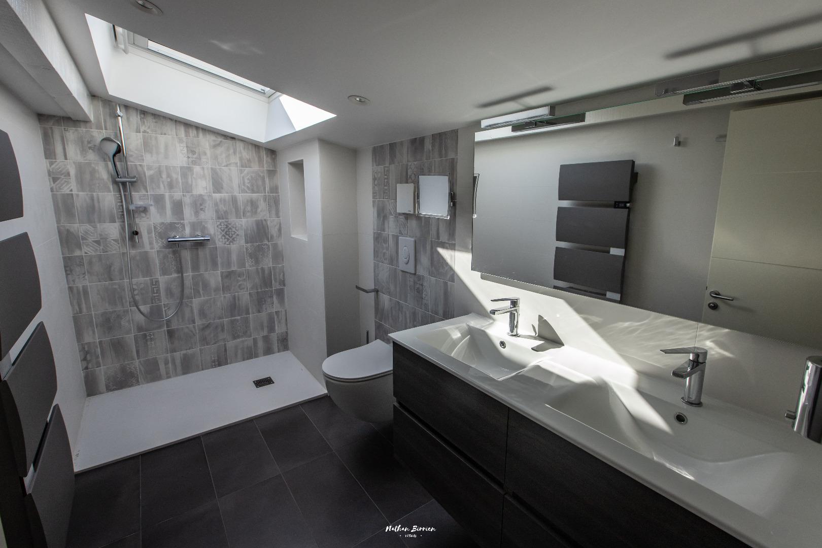 Salle de bains principale