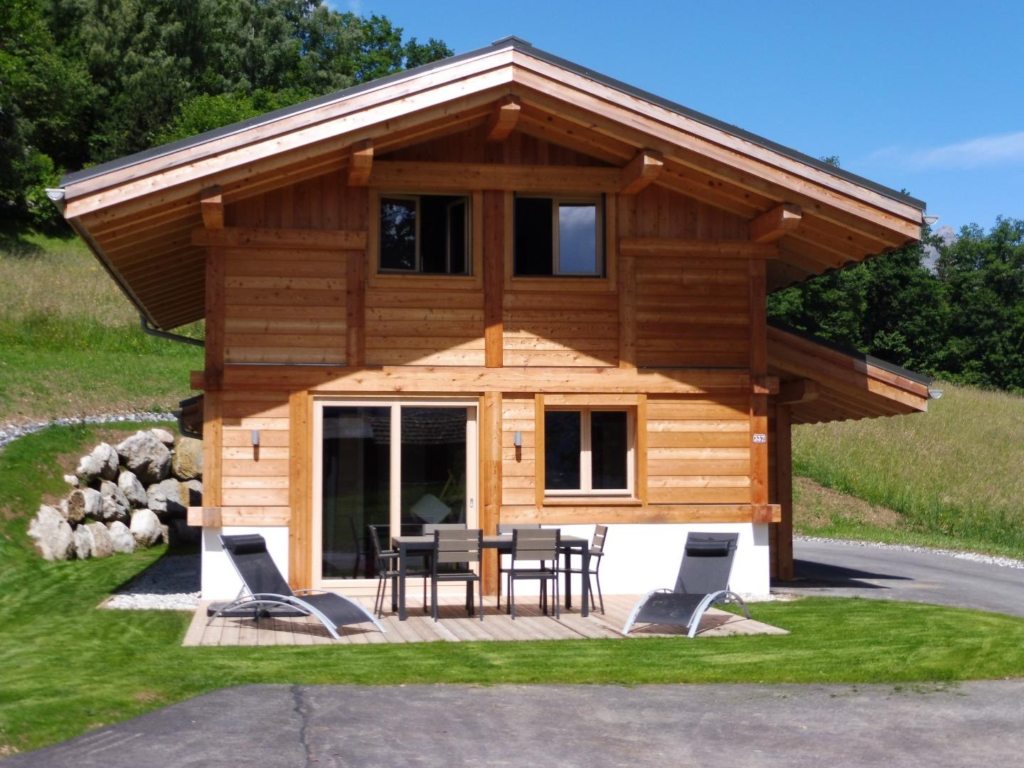 Chalet vu de l'extérieur, en été
