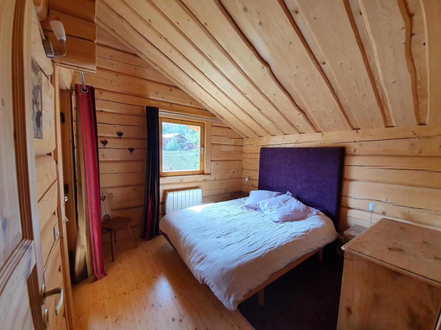 Chambre 2 avec balcon (lit 160 x 200)