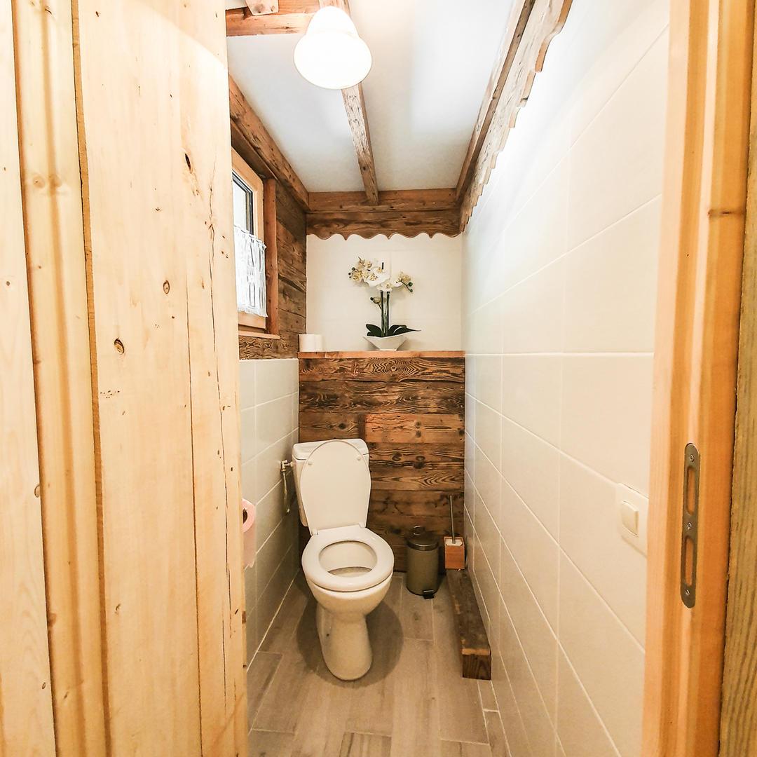 1 wc dans le couloir d'entrée 