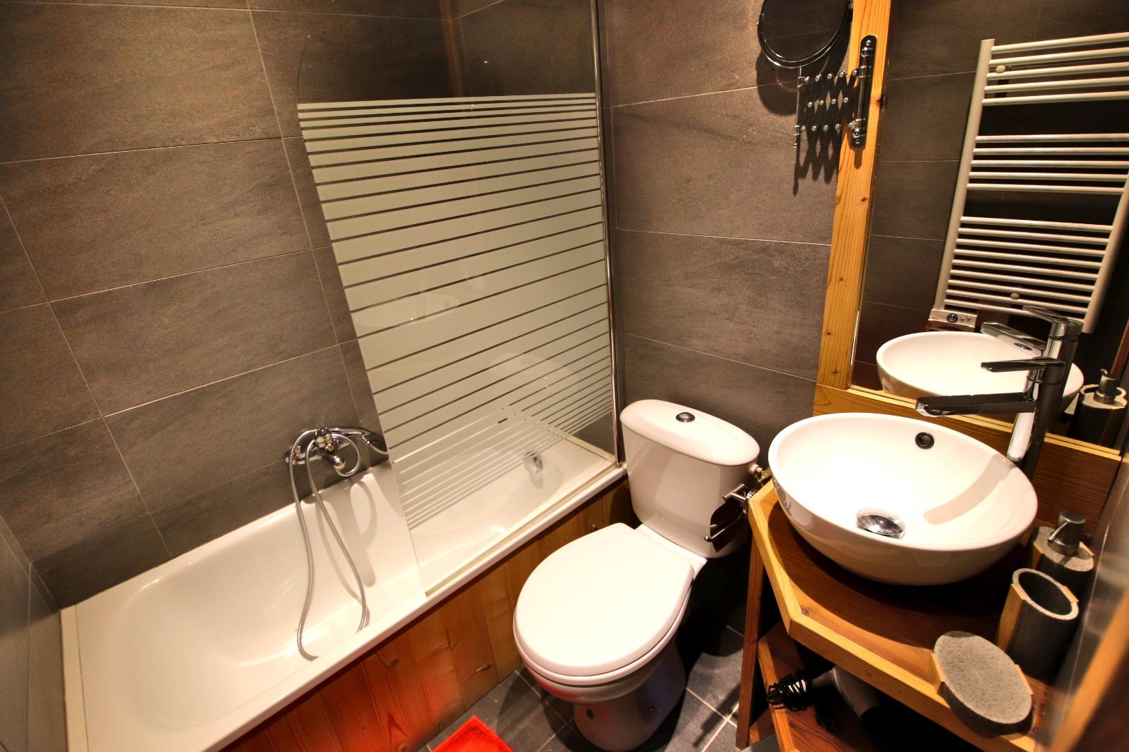 Salle de bain chambre 1