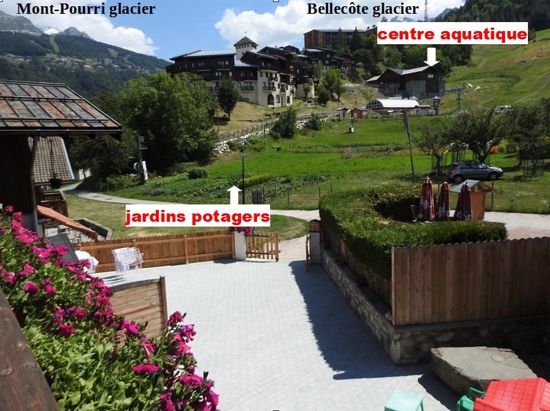 vue dégagée devant le chalet
