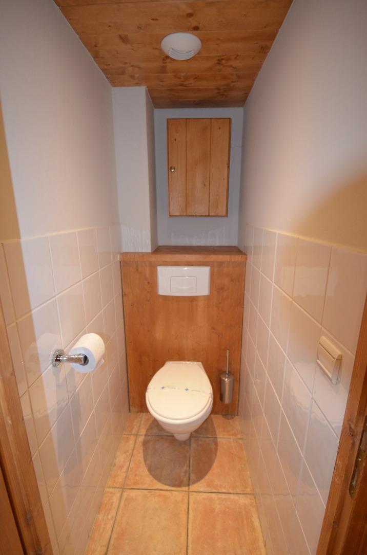 1 seul WC mais séparé des salle de bain
