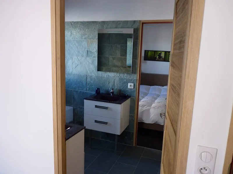 ACCES SALLE DE BAIN