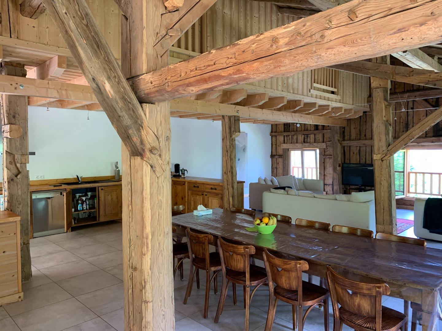 Espace vivre, coin salle a manger (reference a plan)