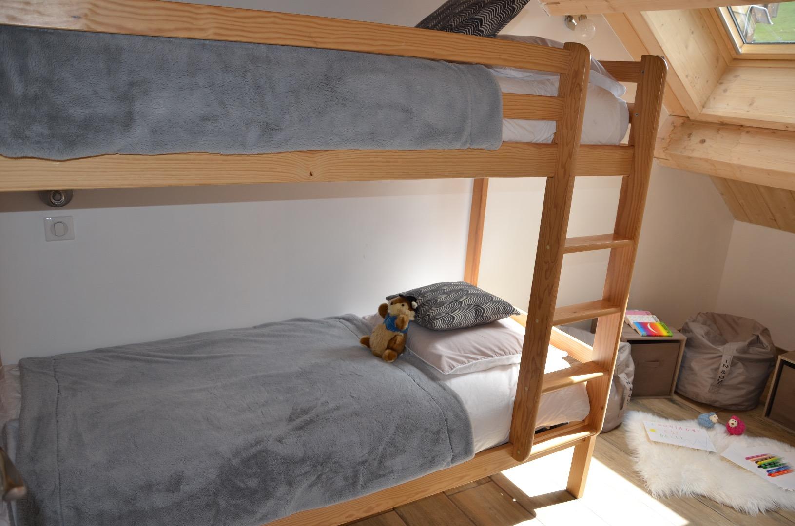Chambre avec lit superposé