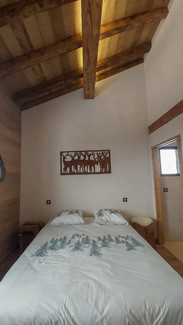 Chambre Leh - 2 personnes avec salle de bain intégrée. TV, placard et Wifi