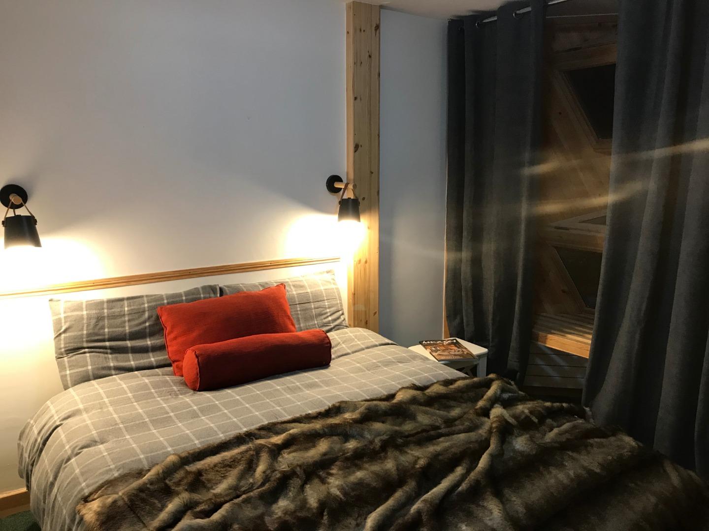 Chambre n°1, lit 160cm - linge de lit fourni