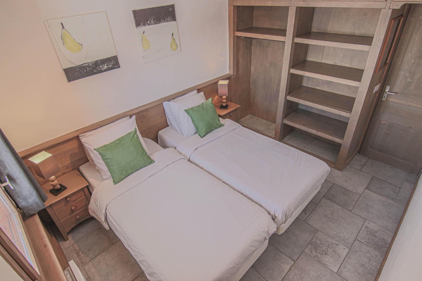 Chambre 2 lits simple