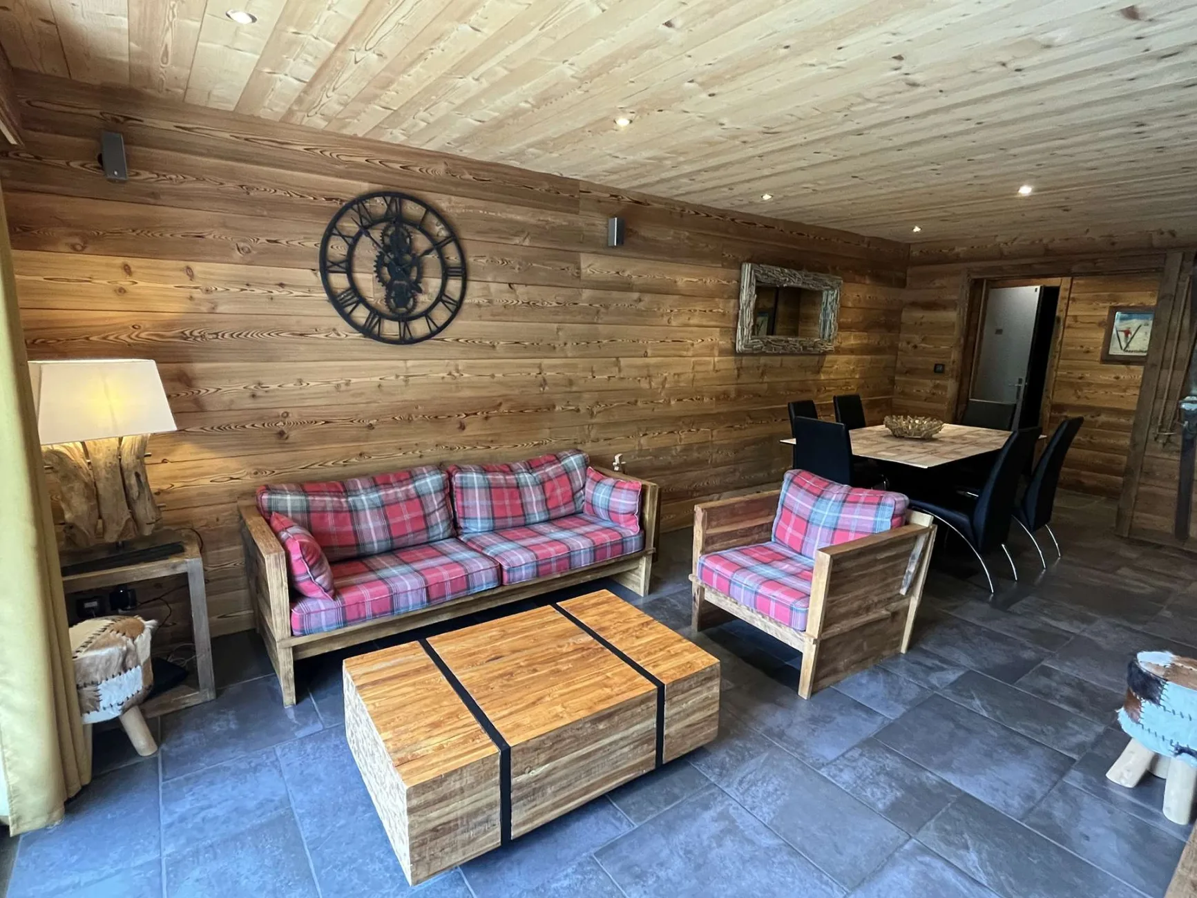 APPARTEMENT SPACIEUX POUR 6/ 7 PERSONNES