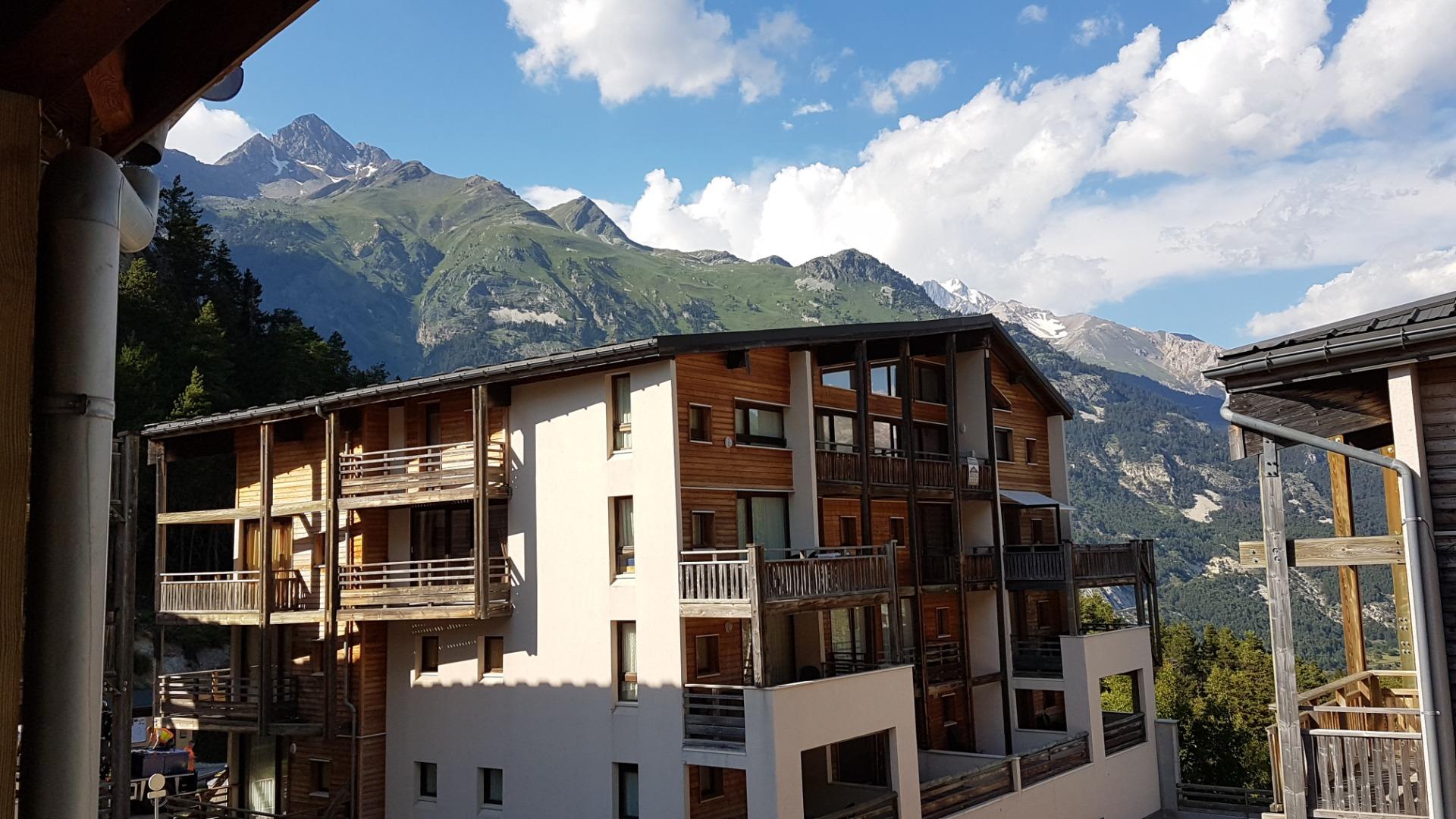 vue sur le rateau d'Aussois depuis le balcon en été