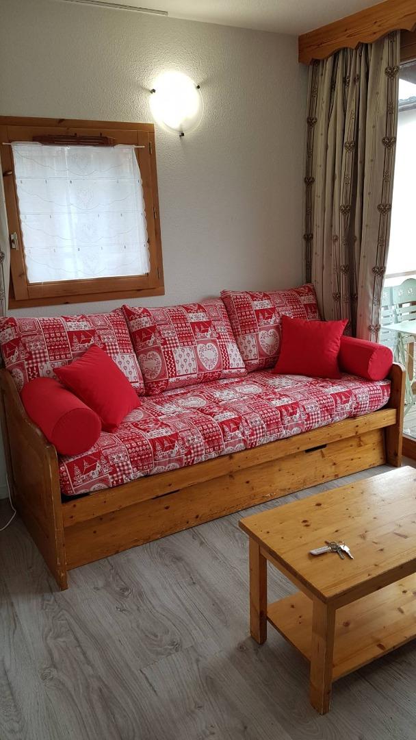 salon avec canapé gigogne